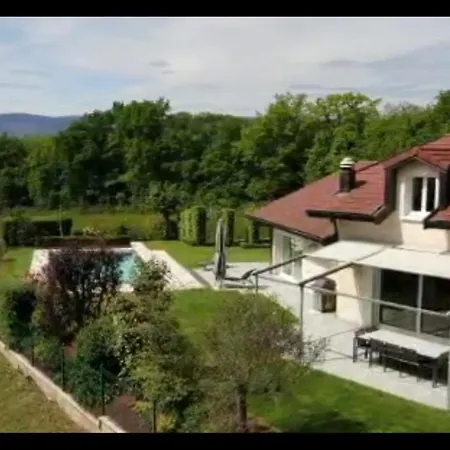 Вилла Magnifique Au Bord Du Messery