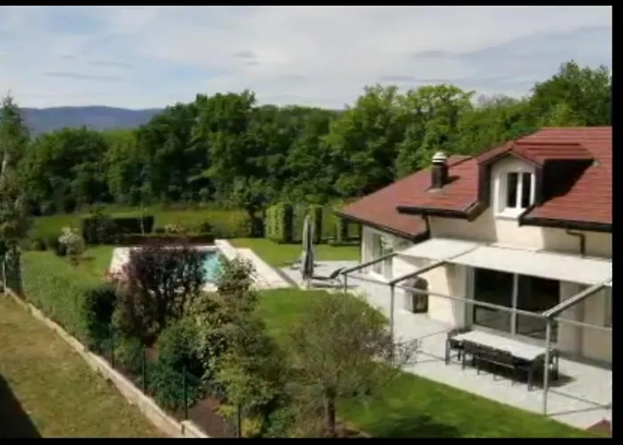Villa Magnifique Au Bord Du Messery